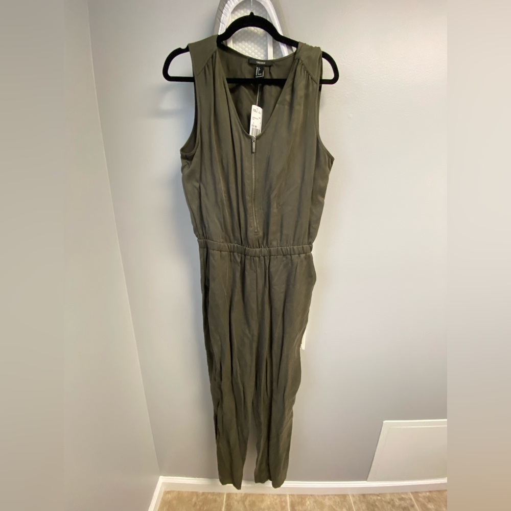 Army green jumpsuit with pockets